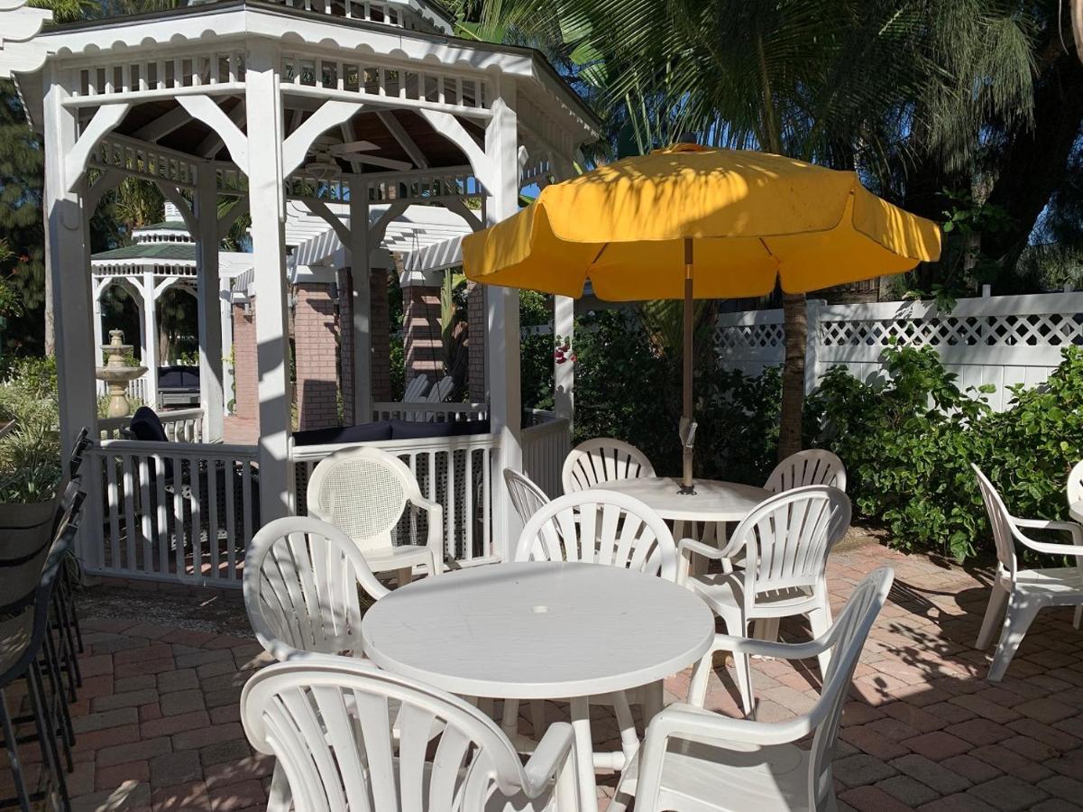 Coconut Inn Pass-A-Grille Beach เซนต์พีทบีช ภายนอก รูปภาพ