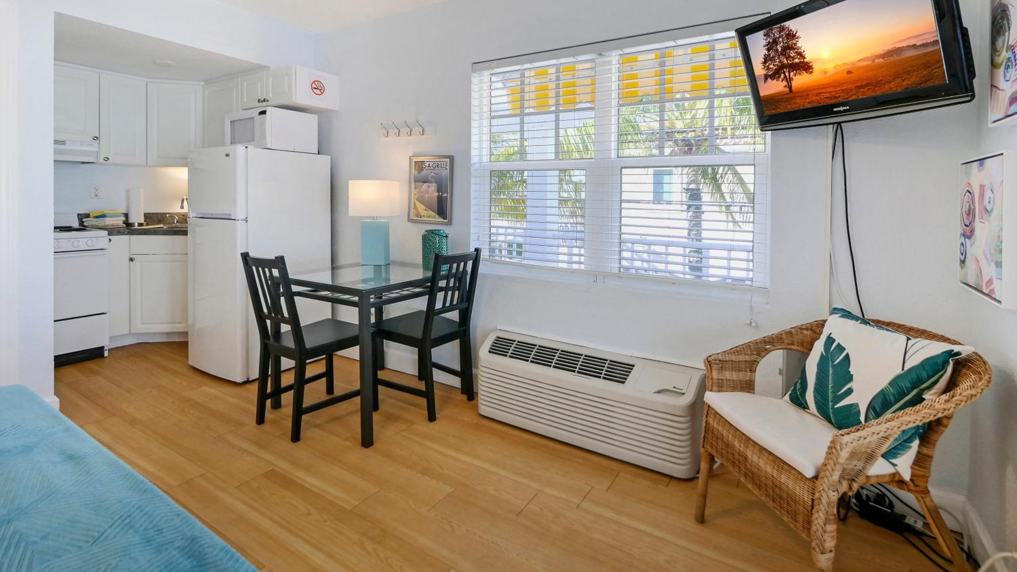 Coconut Inn Pass-A-Grille Beach เซนต์พีทบีช ภายนอก รูปภาพ
